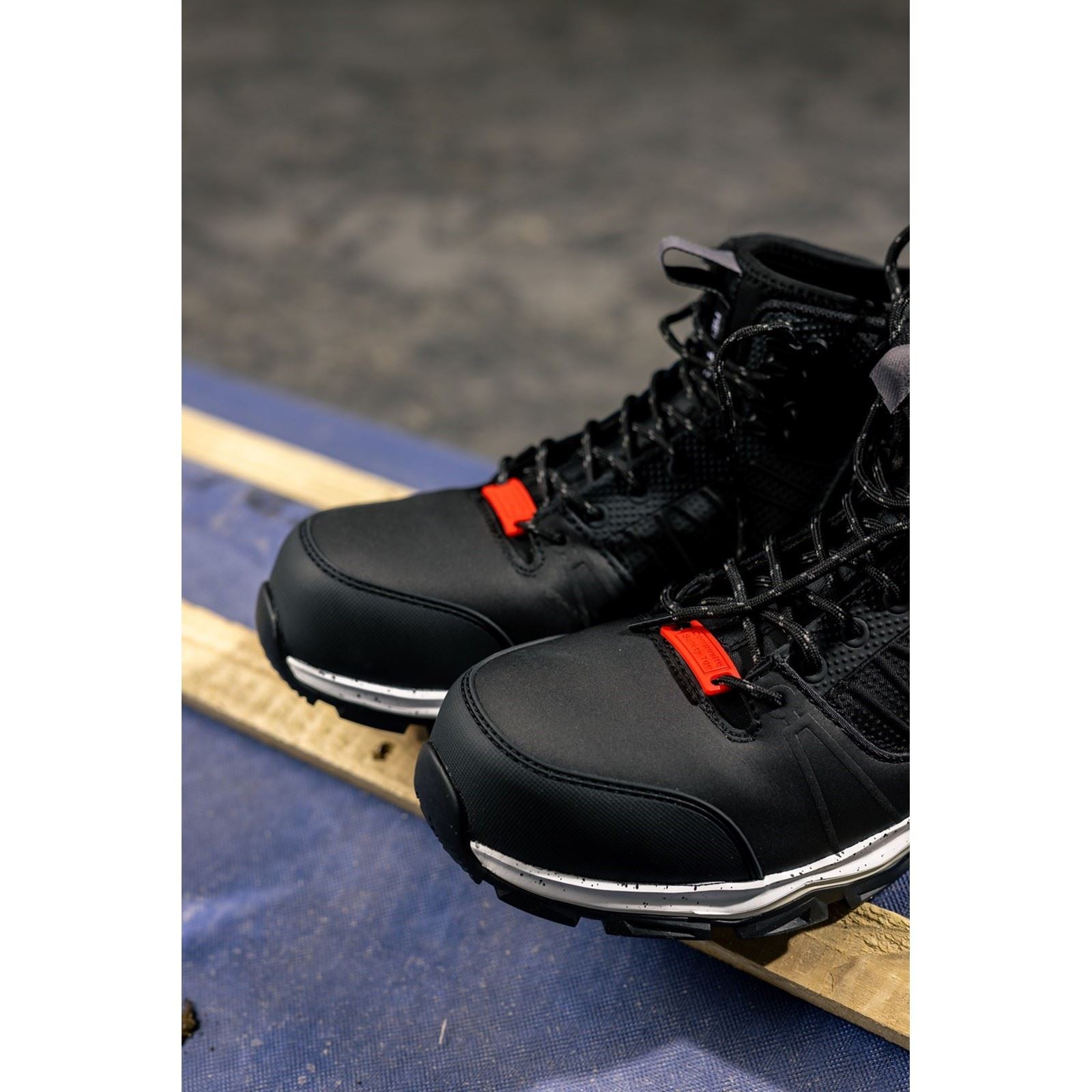 Hard Yakka Men's Neo 2.0 PR Hybrid Side Zip Safety Boot in Black