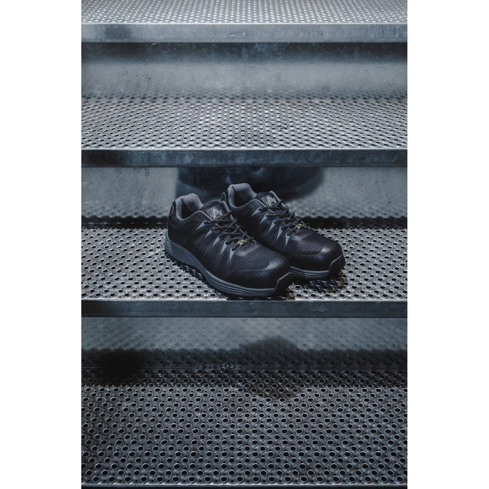 Amblers Safety AS717C Safety Trainer in Black