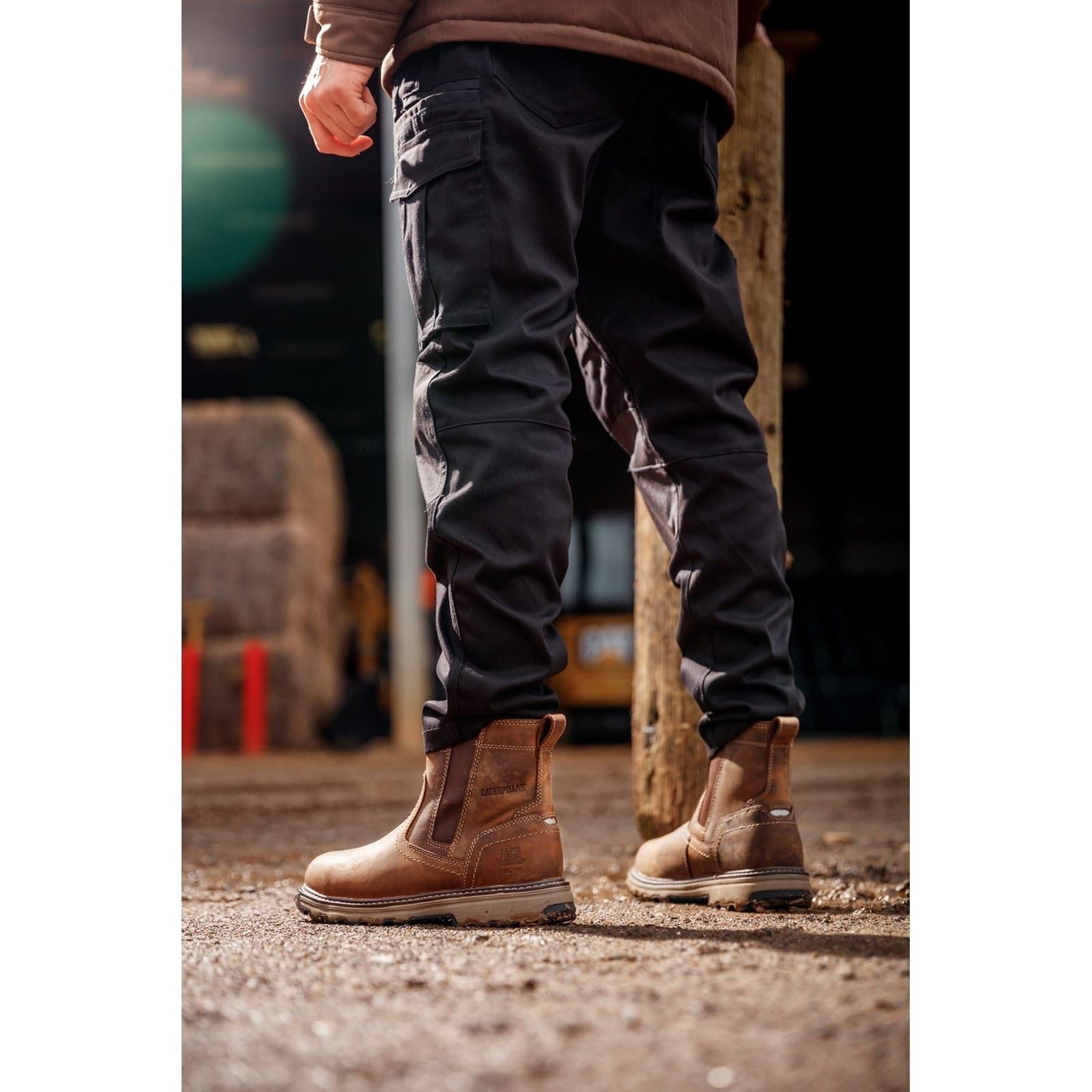 Caterpillar Men's Pelton Safety Boot in Dark Beige